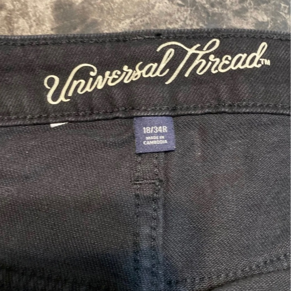 Universal Thread shorts - Picture 3 of 6